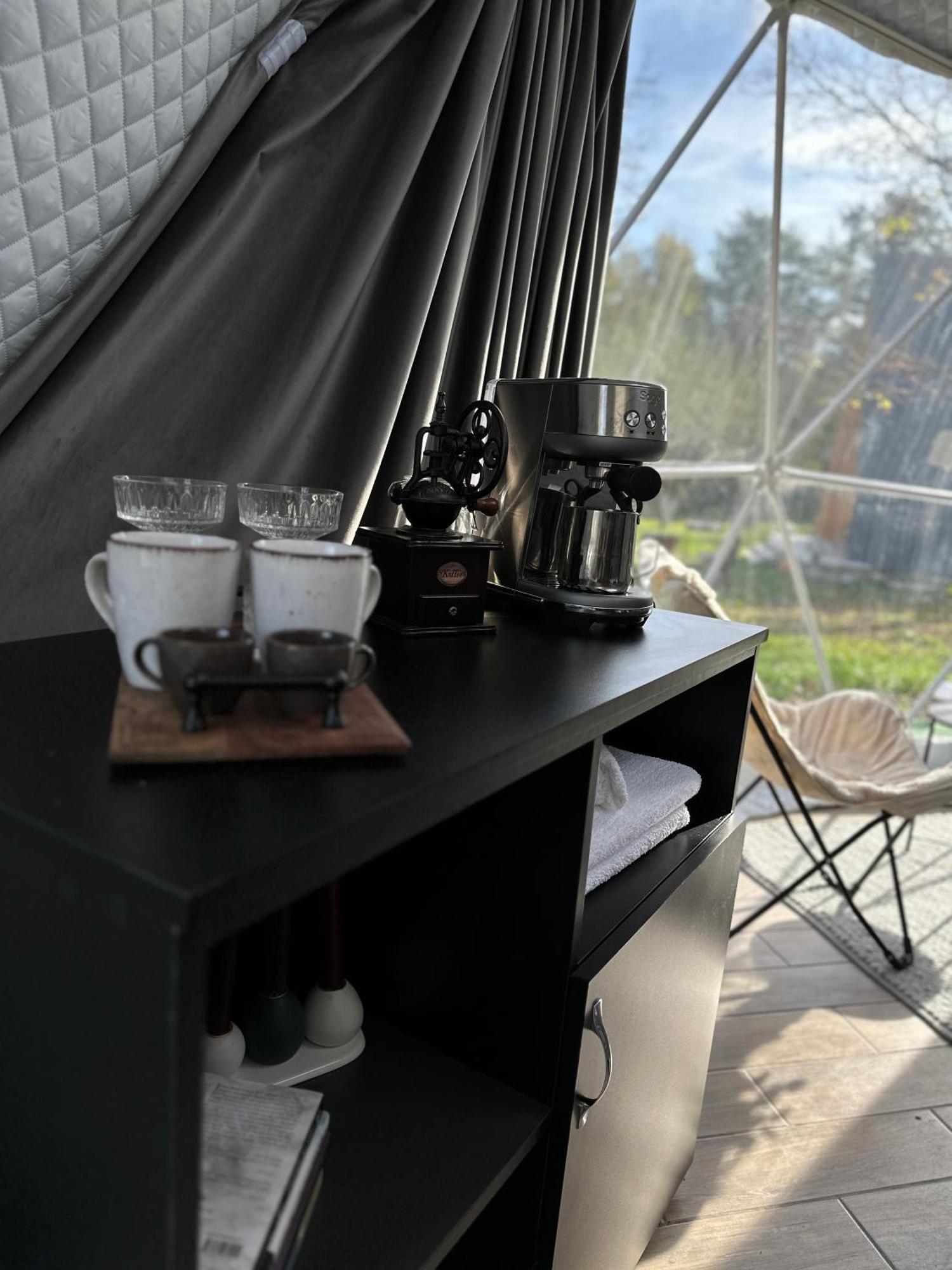 מלון הורזו The Frog Glamping מראה חיצוני תמונה